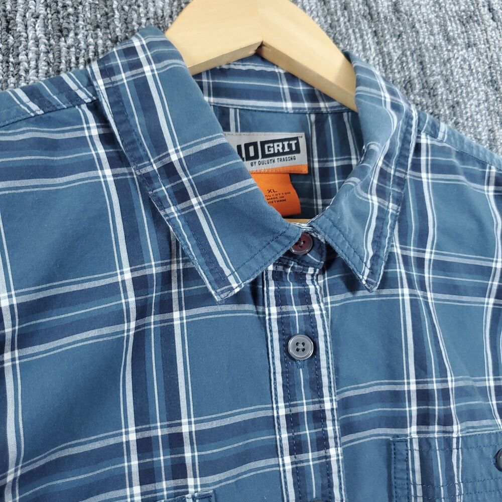 40 Grit by Duluth Trading Co Mens XL Grey Plaid Short Sleeve Button Down Shirt